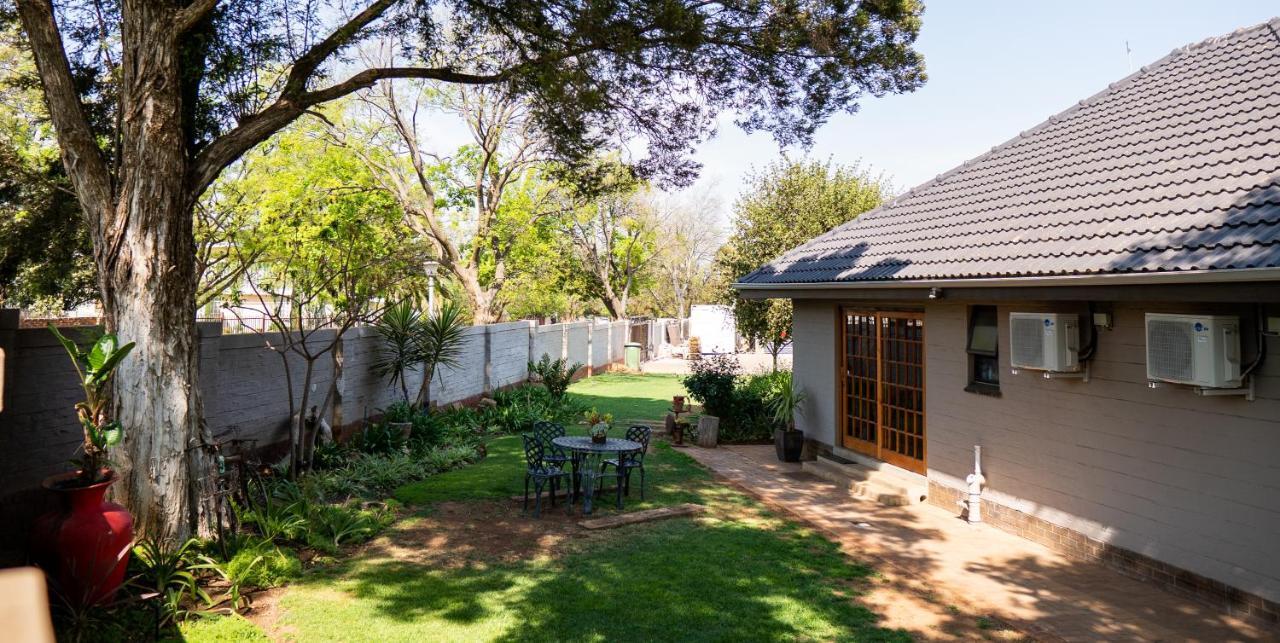 Opstal Gastehuis Potchefstroom Exterior foto